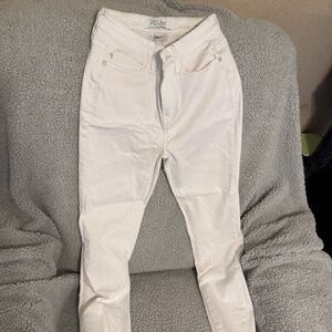 Judy Blue white size 0/24 skinny jeans